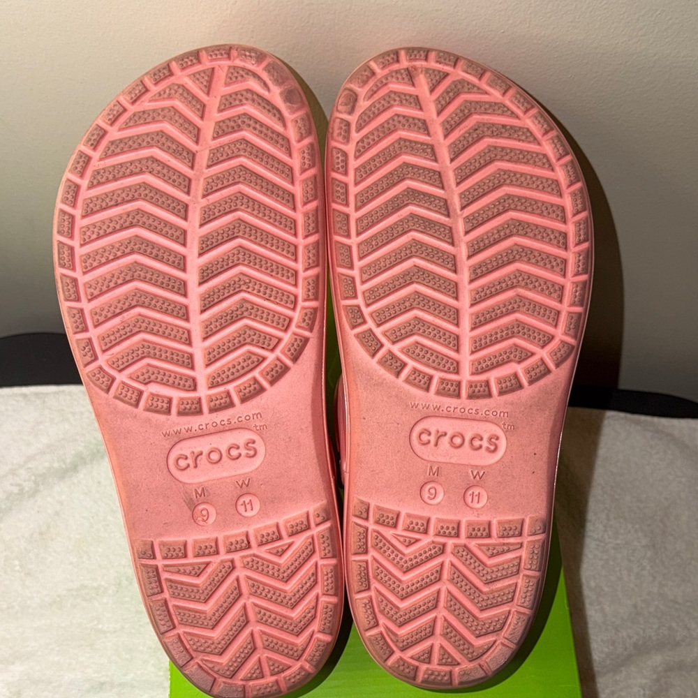 CROCS Coral Platform Clogs with Floral Design - Picture 3 of 7